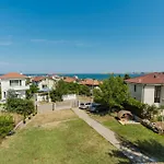 къща ривиера 3 Vakantiehuis Chernomorets