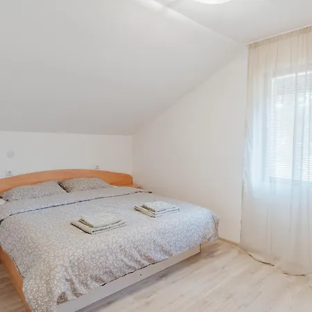 Holiday home къща ривиера 3 *